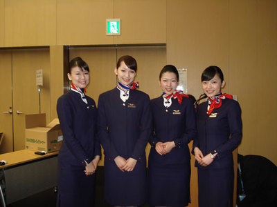 展翅翱翔 东航以专业服务形象助推上海世博日本推广周